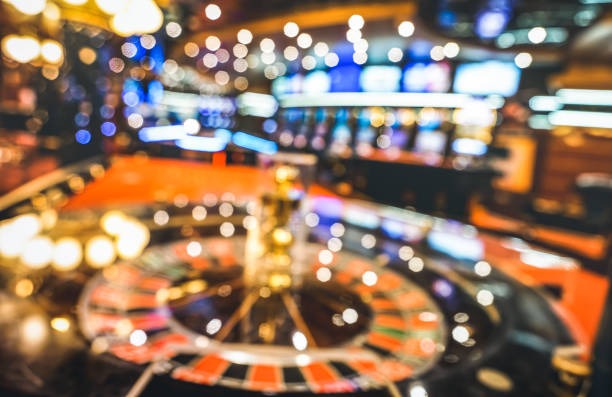Antarmuka permainan Teen Patti di biliard dengan kartu dan opsi taruhan yang jelas